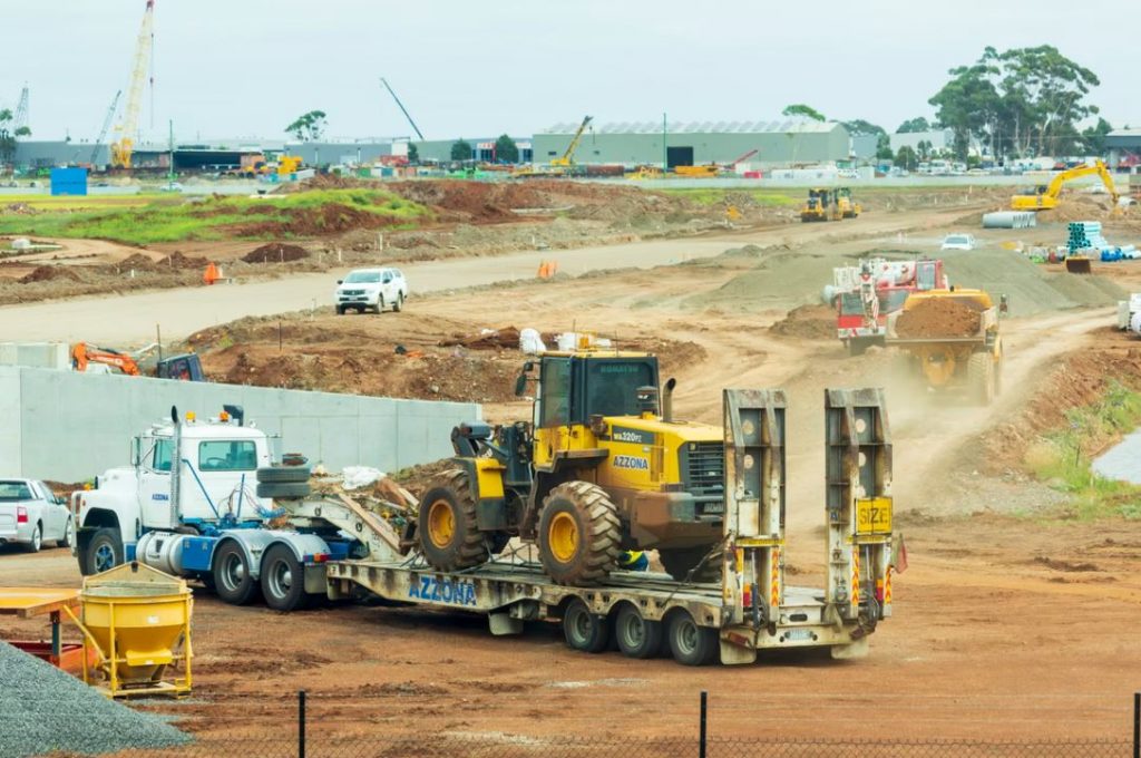 Steps For Safely and Efficiently Transporting Heavy Equipment Between Your Job Sites